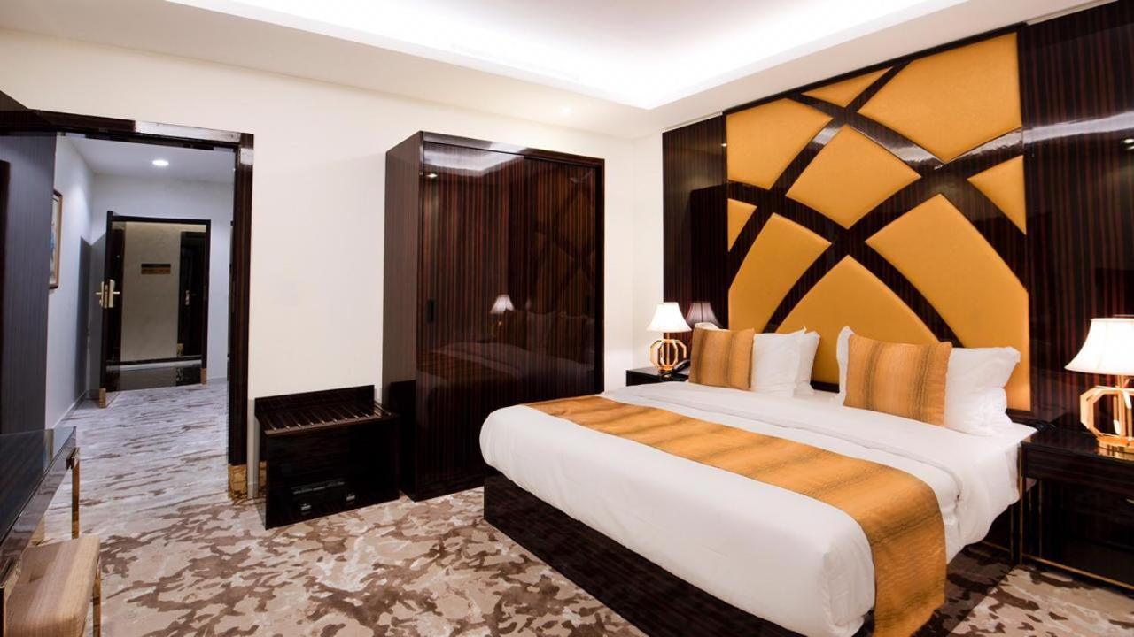Golden Dream Hotel คามิสมูชาอิท ภายนอก รูปภาพ