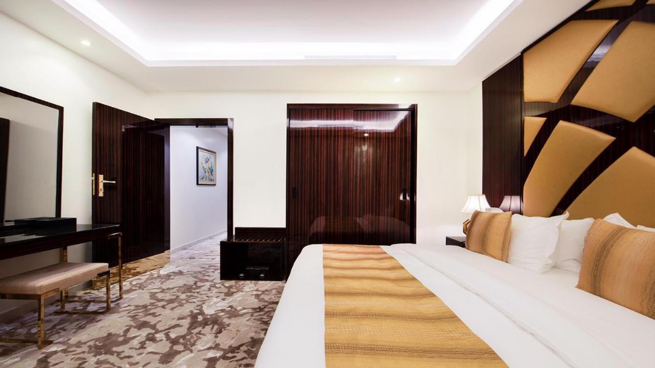 Golden Dream Hotel คามิสมูชาอิท ภายนอก รูปภาพ