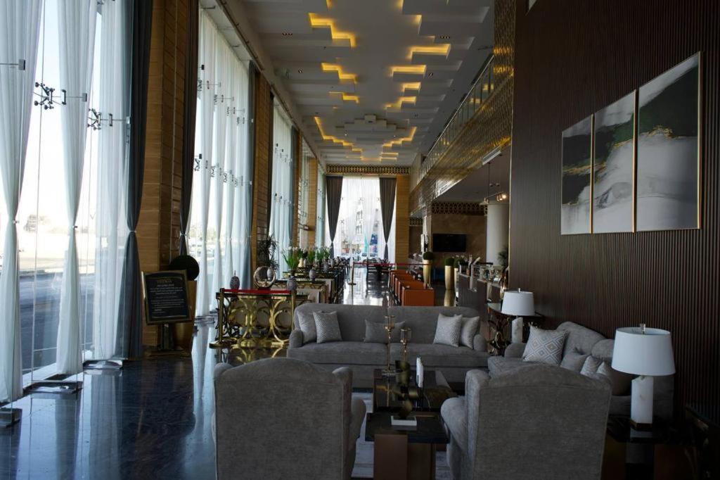Golden Dream Hotel คามิสมูชาอิท ภายนอก รูปภาพ