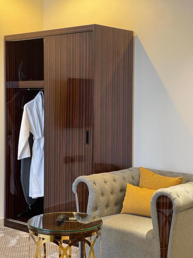 Golden Dream Hotel คามิสมูชาอิท ภายนอก รูปภาพ