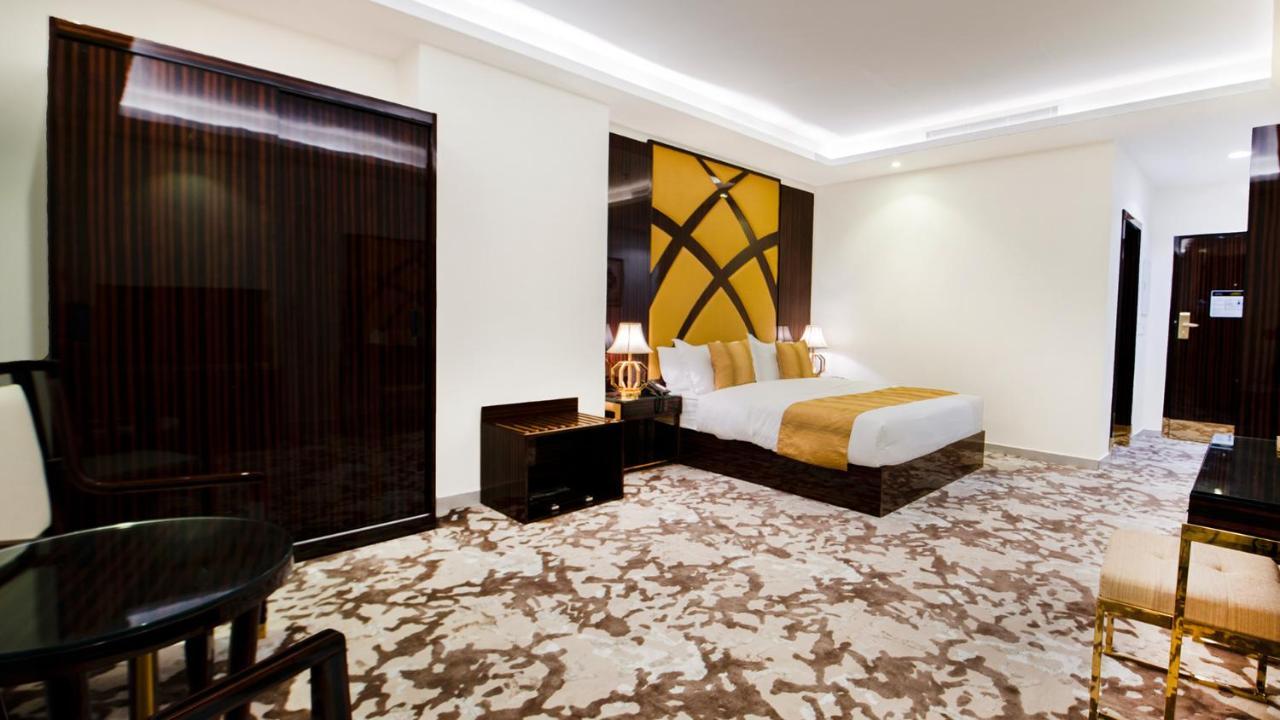 Golden Dream Hotel คามิสมูชาอิท ภายนอก รูปภาพ