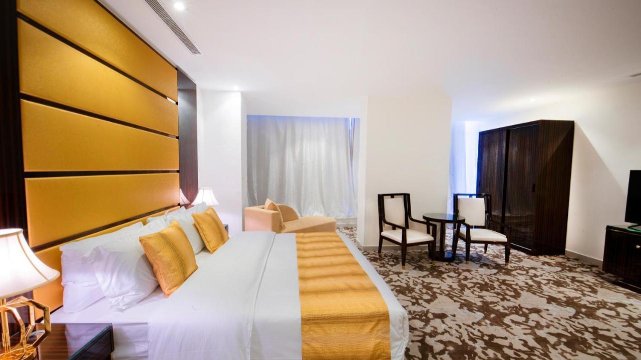 Golden Dream Hotel คามิสมูชาอิท ภายนอก รูปภาพ