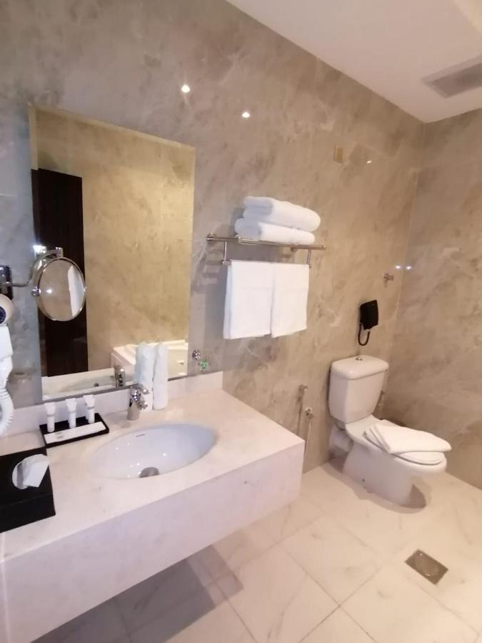 Golden Dream Hotel คามิสมูชาอิท ภายนอก รูปภาพ
